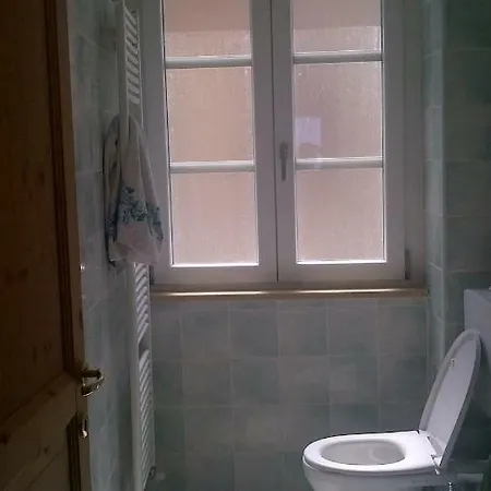 Via Roma, 3 *